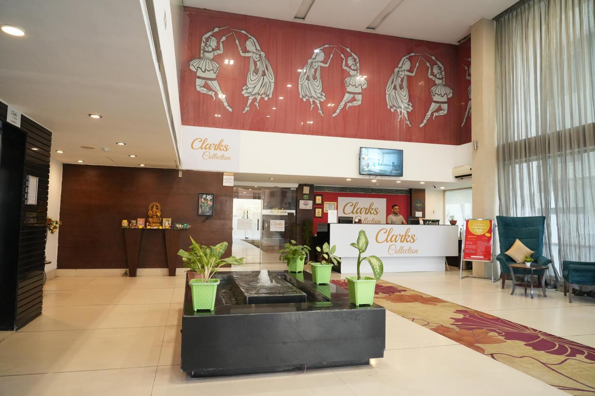 Hotel Clarks Collection Bhavnagar Exterior photo